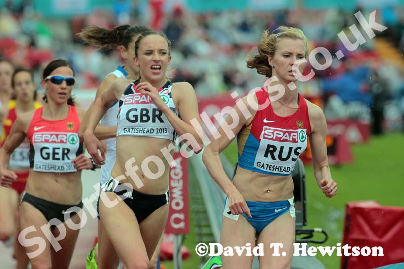 Olga Golovkina (Russia) leads Emelia Gorecka (GB) during the 5000 metres at the European Athletics Team Championships.